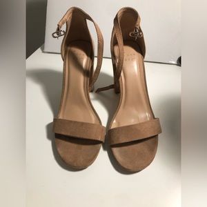 “A New Day” tan high heels size 7.5